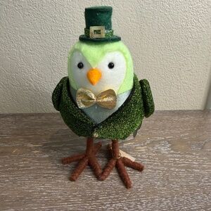Target Bullseye 2026 Featherly Friends St. Patrick’s Day Bird-CLOVER